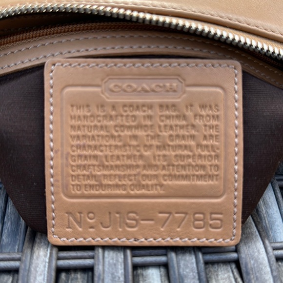 VTG: Coach Hampton Demi Leather Hobo - Camel Color. Comes W/COACH DUST BAG - Picture 15 of 16